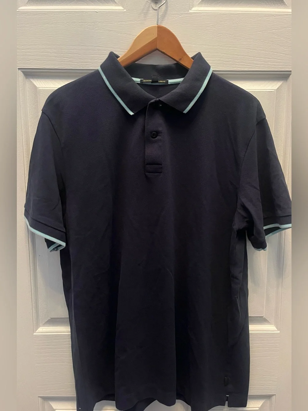 PRE-OWNED BANANA REPUBLIC MEN'S NAVY BLUE POLO- X-LARGE